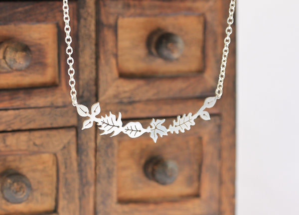 Dancing Leaves Bar Necklace